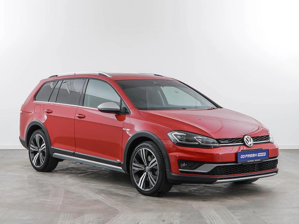 Универсал Volkswagen Golf 2019 года, 2491046 рублей, Москва