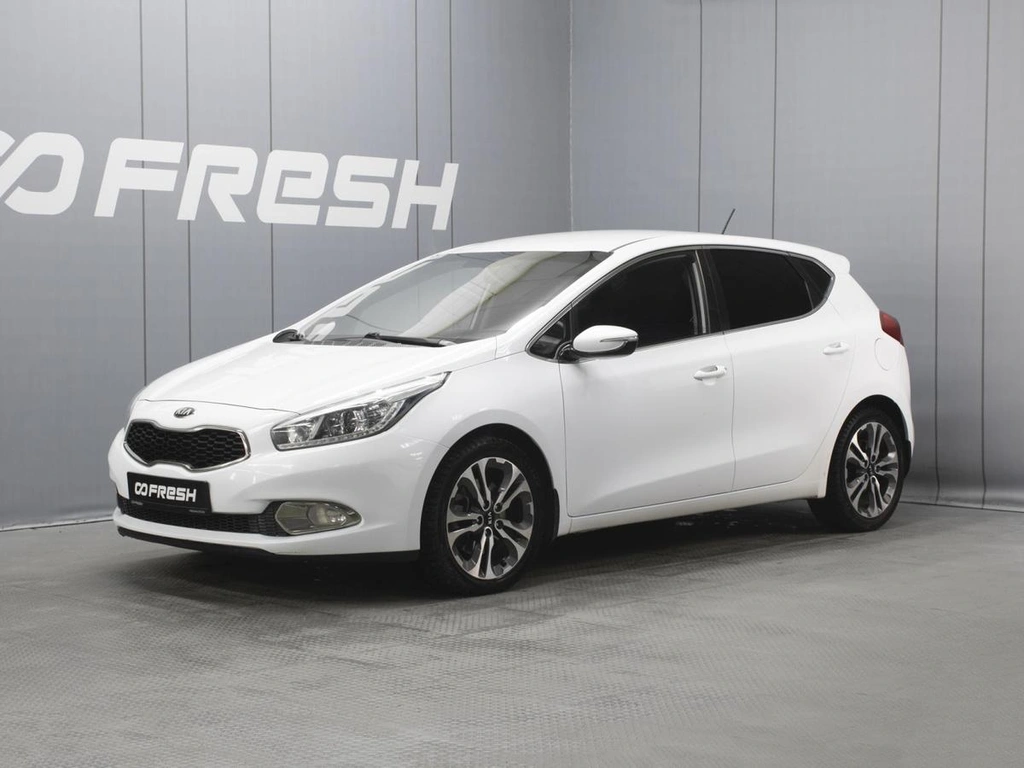 Хетчбэк Kia Ceed 2014 года, 1120000 рублей, Омск