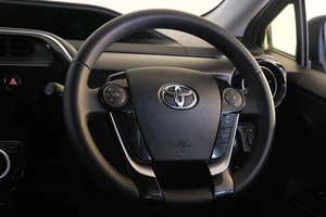 Хетчбэк Toyota Aqua 2018 года, 1229000 рублей, Омск