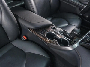 Седан Toyota Camry 2019 года, 2899000 рублей, Сургут