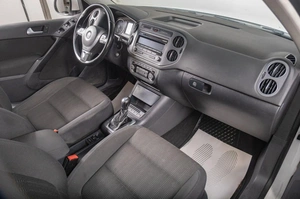 Внедорожник Volkswagen Tiguan 2018 года, 2209000 рублей, Томск