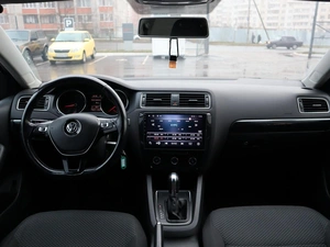 Седан Volkswagen Jetta 2018 года, 1400000 рублей, Железногорск