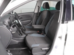 Седан Volkswagen Polo 2019 года, 1649000 рублей, Красный Пахарь