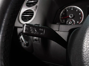 Внедорожник Volkswagen Tiguan 2010 года, 962000 рублей, Тверь