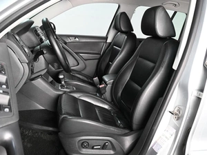 Внедорожник Volkswagen Tiguan 2010 года, 1239000 рублей, Ростов-на-Дону