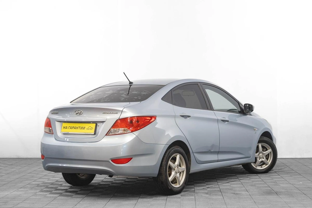 Седан Hyundai Solaris 2012 года, 669000 рублей, Барнаул