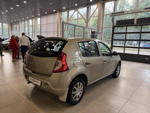 Хэтчбек Renault Sandero 2014 года, 725000 рублей, Орёл