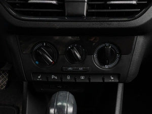 Лифтбек Volkswagen Polo 2022 года, 1699000 рублей, Тюмень
