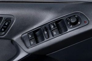 Внедорожник Volkswagen Tiguan 2013 года, 1219000 рублей, Челябинск