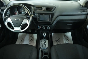 Хетчбэк Kia Rio 2015 года, 1159000 рублей, Омск