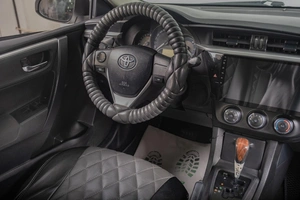 Седан Toyota Corolla 2014 года, 1359000 рублей, Томск