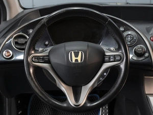 Хетчбэк Honda Civic 2008 года, 640000 рублей, Омск