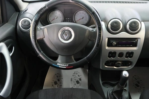 Хетчбэк Renault Sandero 2012 года, 529000 рублей, Омск