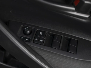 Хетчбэк Toyota Corolla 2018 года, 1750000 рублей, Омск