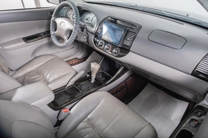 Седан Toyota Camry 2002 года, 749000 рублей, Томск