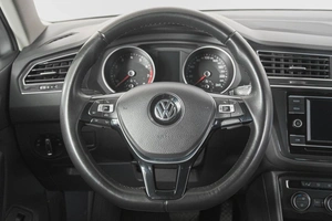 Внедорожник Volkswagen Tiguan 2018 года, 2459000 рублей, Кемерово