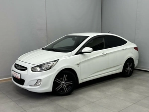 Седан Hyundai Solaris 2011 года, 875000 рублей, Красноярск