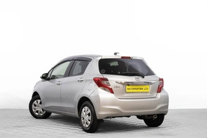 Хетчбэк Toyota Vitz 2015 года, 1019000 рублей, Барнаул