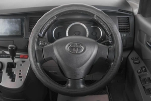 Минивэн Toyota Isis 2009 года, 1109000 рублей, Кемерово