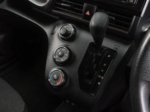 Минивэн Toyota Sienta 2019 года, 1569000 рублей, Тюмень