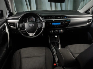Седан Toyota Corolla 2013 года, 1319000 рублей, Тюмень