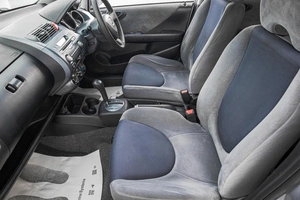 Хетчбэк Honda Fit 2001 года, 299000 рублей, Барнаул