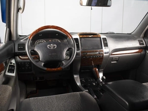 Внедорожник Toyota Land Cruiser Prado 2007 года, 2035000 рублей, Омск