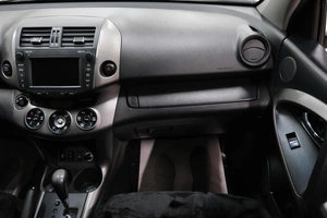 Внедорожник Toyota RAV4 2010 года, 1449000 рублей, Омск