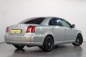 Седан Toyota Avensis 2003 года, 769000 рублей, Челябинск