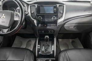 Пикап Mitsubishi L200 2016 года, 1999000 рублей, Барнаул