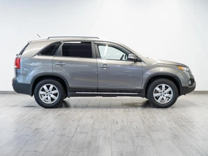 Внедорожник Kia Sorento 2010 года, 1299000 рублей, Саратов