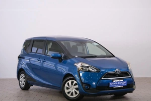 Минивэн Toyota Sienta 2015 года, 1299000 рублей, Омск