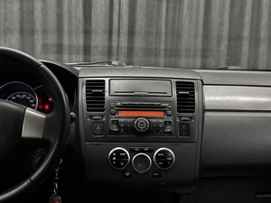 Хетчбэк Nissan Tiida 2011 года, 790000 рублей, Красноярск
