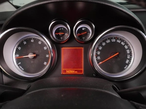 Хетчбэк Opel Astra 2012 года, 859000 рублей, Воронеж