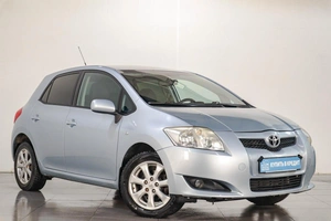 Хетчбэк Toyota Auris 2008 года, 719000 рублей, Челябинск