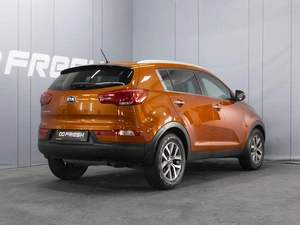 Внедорожник Kia Sportage 2014 года, 1290000 рублей, Омск