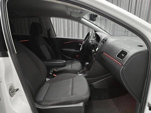 Седан Volkswagen Polo 2012 года, 870000 рублей, Красноярск