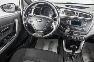 Хетчбэк Kia Ceed 2015 года, 929000 рублей, Барнаул