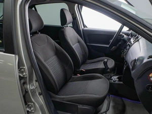 Седан Renault Logan 2018 года, 809000 рублей, Тюмень