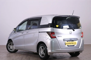Минивэн Honda Freed 2011 года, 1289000 рублей, Омск