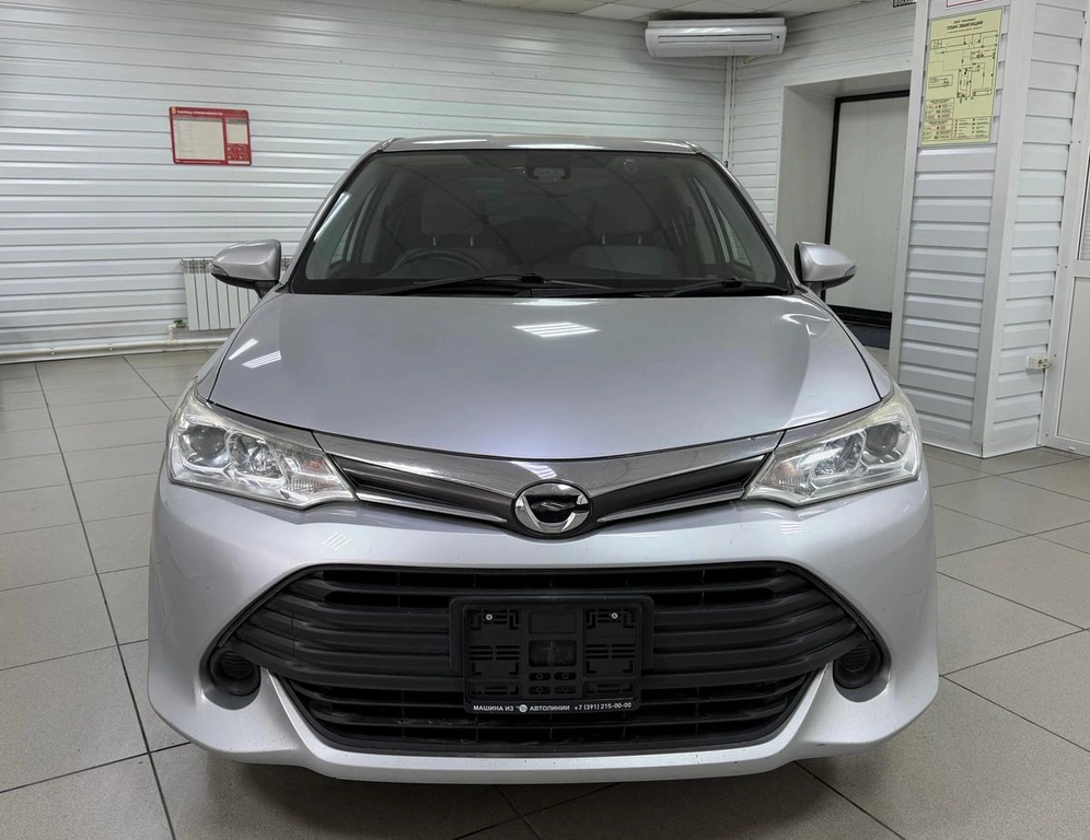 Седан Toyota Corolla Axio 2017 года, 980000 рублей, Ачинск