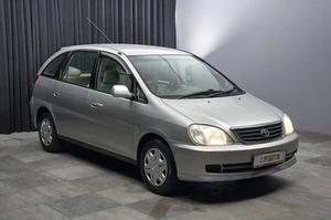Минивэн Toyota Nadia 2002 года, 597000 рублей, Красноярск