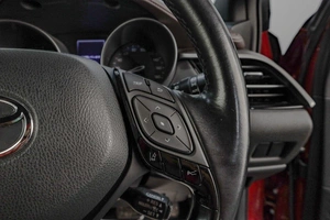 Внедорожник Toyota C-HR 2017 года, 1889000 рублей, Челябинск