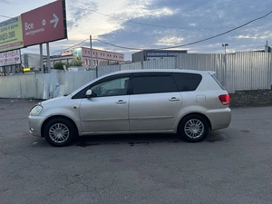 Минивэн Toyota Ipsum 2002 года, 720000 рублей, Красноярск