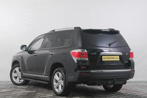 Внедорожник Toyota Highlander 2013 года, 2399000 рублей, Кемерово