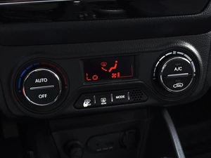 Седан Kia Rio 2013 года, 1055000 рублей, Краснодар