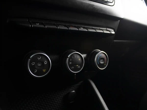 Внедорожник Renault Duster 2021 года, 1600000 рублей, Омск