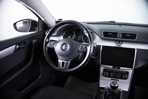 Седан Volkswagen Passat 2011 года, 899000 рублей, Пермь