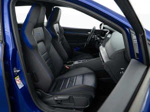 Хетчбэк Volkswagen Golf R 2021 года, 5846900 рублей, Москва
