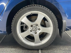 Седан Volkswagen Jetta 2011 года, 1040000 рублей, Красноярск